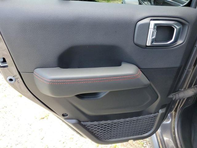 Photo of 2025 Granite Crystal Clearcoat Metallic Jeep Wrangler