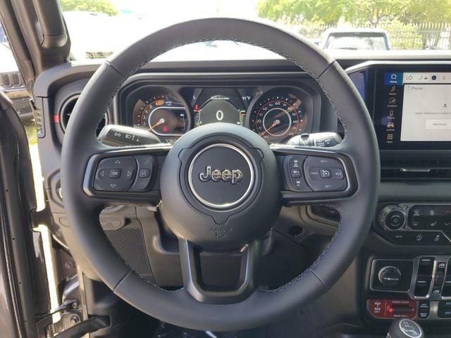 Photo of 2025 Granite Crystal Clearcoat Metallic Jeep Wrangler