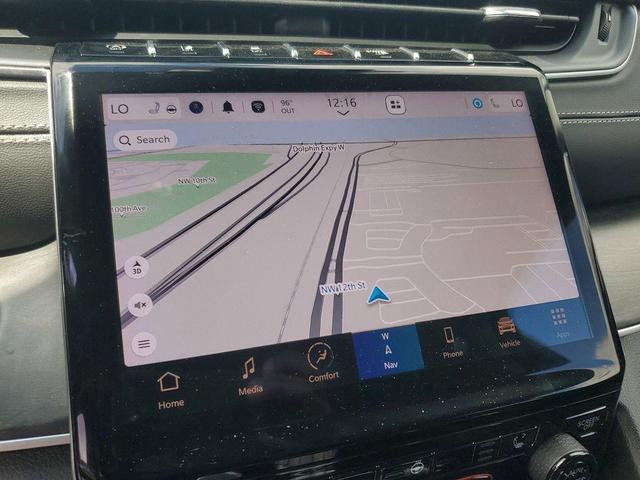 Photo of 2025 Metallic Jeep Grand Cherokee