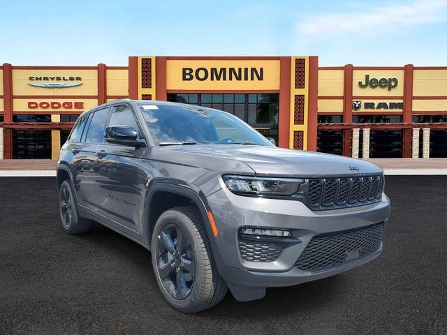 Photo of 2025 Metallic Jeep Grand Cherokee