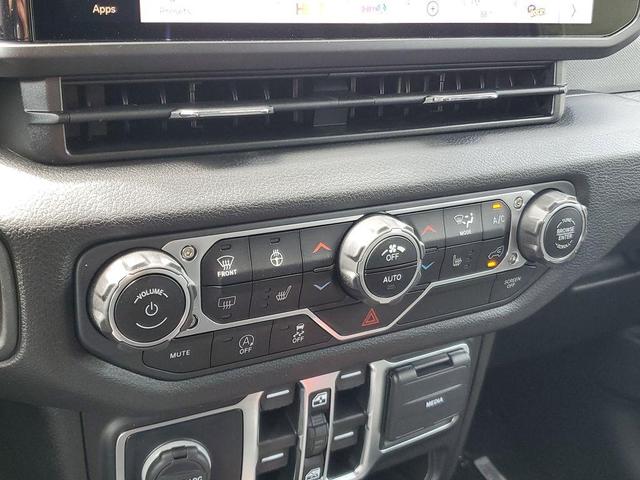 Photo of 2025 Anvil Clearcoat Jeep Wrangler
