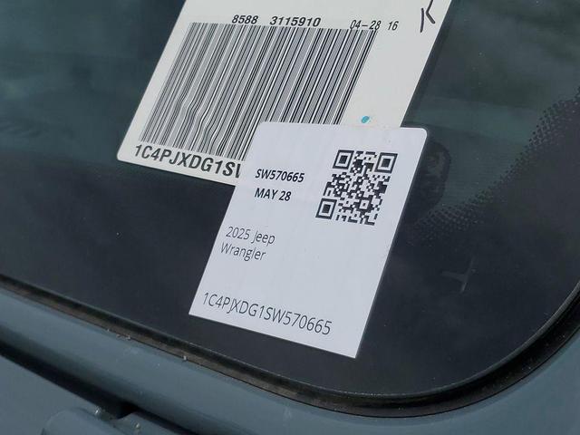 Photo of 2025 Anvil Clearcoat Jeep Wrangler