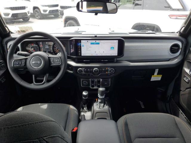 Photo of 2025 Anvil Clearcoat Jeep Wrangler