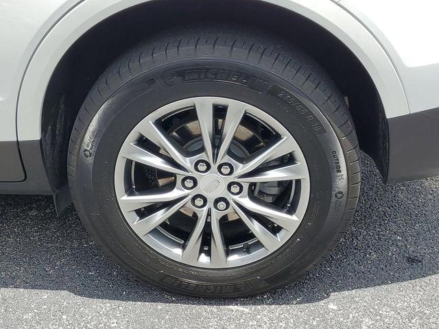 Photo of 2022 Crystal White Tri-Coat Cadillac XT5