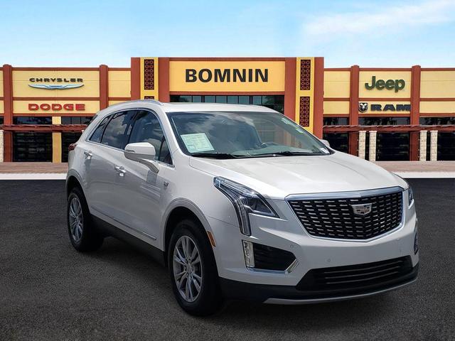 Photo of 2022 Crystal White Tri-Coat Cadillac XT5