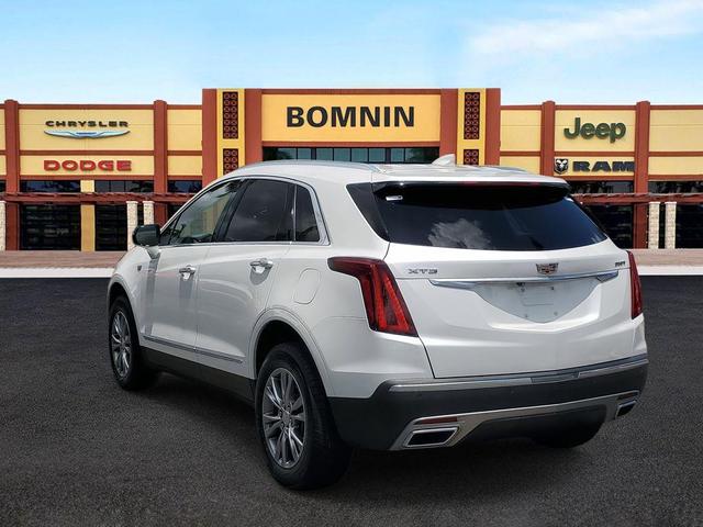 Photo of 2022 Crystal White Tri-Coat Cadillac XT5