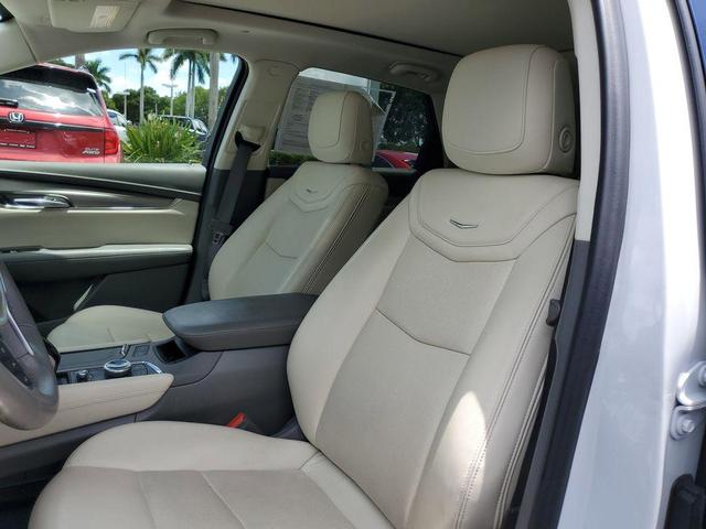 Photo of 2022 Crystal White Tri-Coat Cadillac XT5