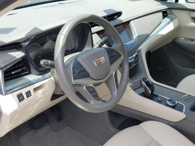 Photo of 2022 Crystal White Tri-Coat Cadillac XT5