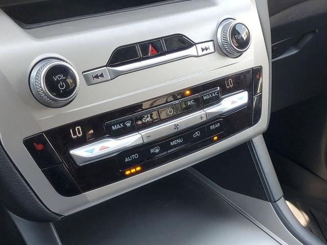 Photo of 2021 Black Metallic Ford Explorer