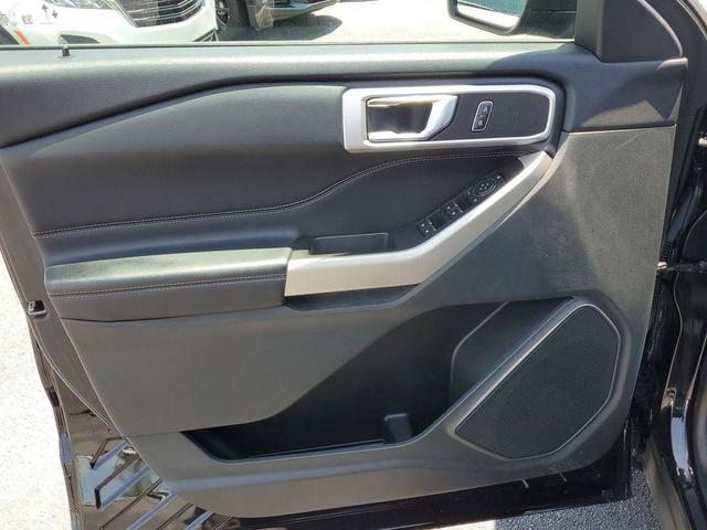 Photo of 2021 Black Metallic Ford Explorer