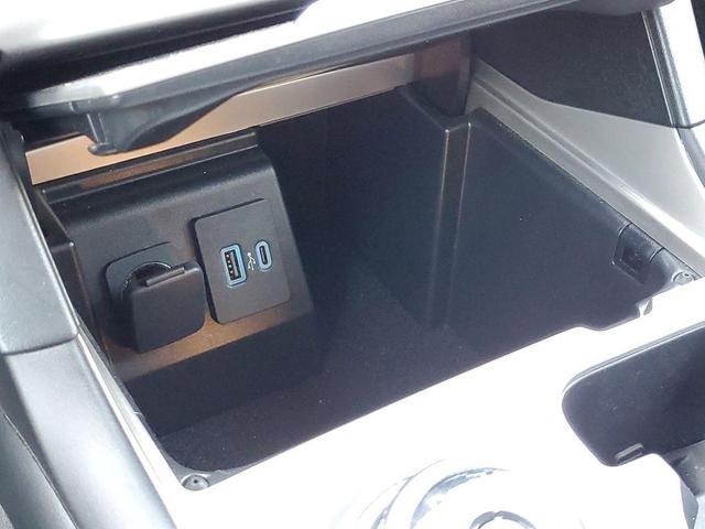 Photo of 2021 Black Metallic Ford Explorer