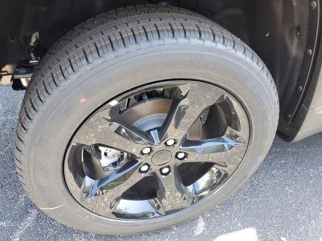 Photo of 2025 Diamond Black Jeep Grand Cherokee