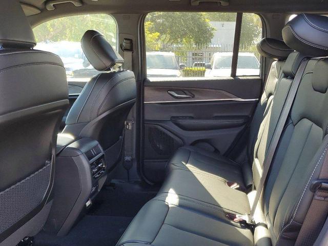 Photo of 2025 Diamond Black Jeep Grand Cherokee