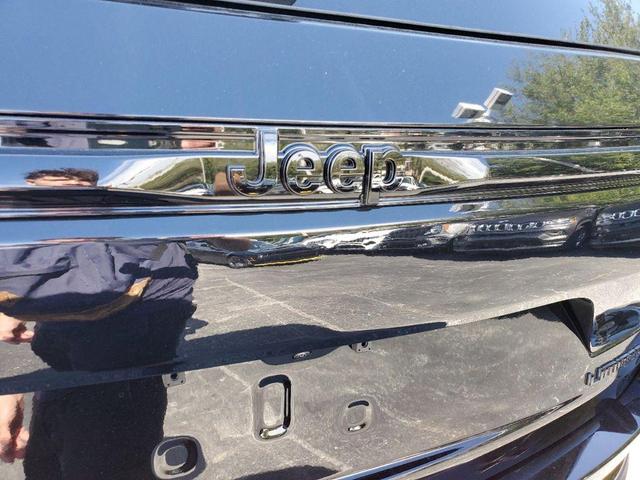 Photo of 2025 Diamond Black Jeep Grand Cherokee