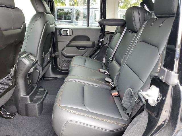 Photo of 2025 Black Clearcoat Jeep Wrangler