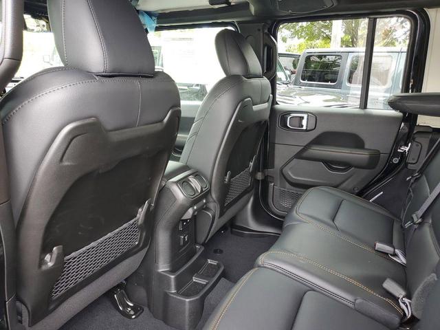 Photo of 2025 Black Clearcoat Jeep Wrangler