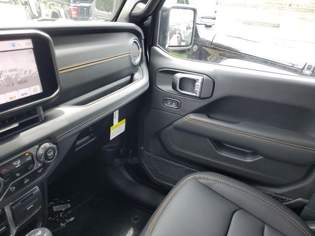 Photo of 2025 Black Clearcoat Jeep Wrangler