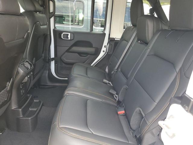 Photo of 2025 Bright White Clearcoat Jeep Wrangler