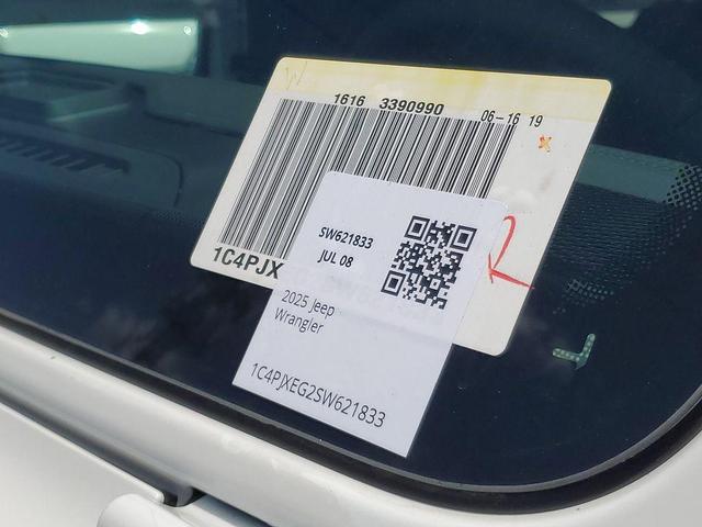 Photo of 2025 Bright White Clearcoat Jeep Wrangler