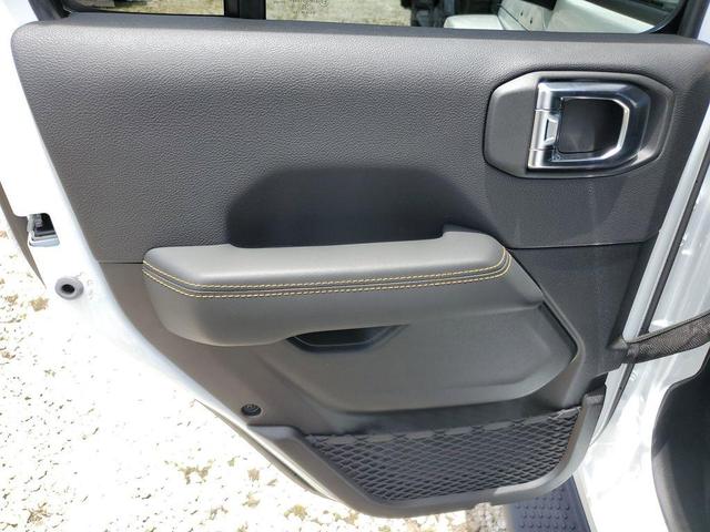 Photo of 2025 Bright White Clearcoat Jeep Wrangler