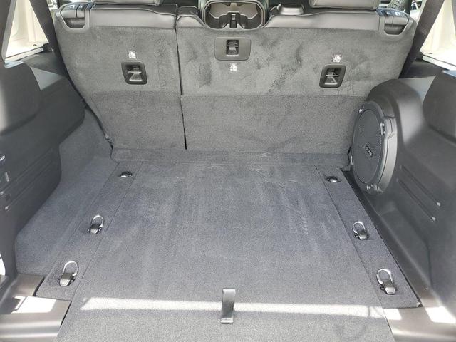 Photo of 2025 Bright White Clearcoat Jeep Wrangler