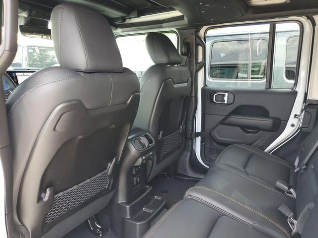 Photo of 2025 Bright White Clearcoat Jeep Wrangler