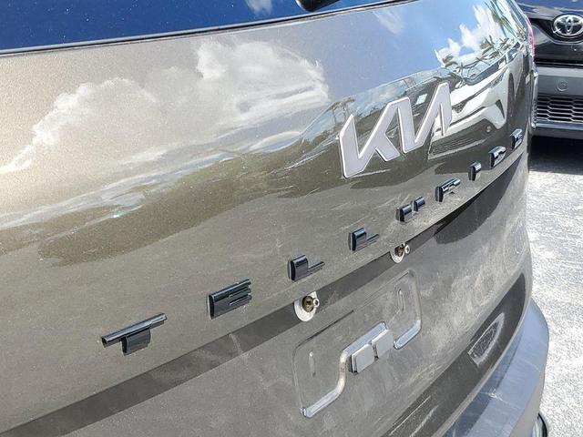 Photo of 2022 Dark Moss Kia Telluride