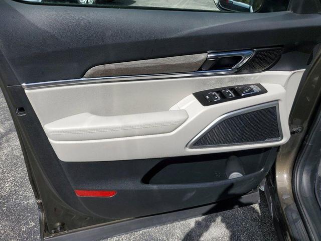 Photo of 2022 Dark Moss Kia Telluride