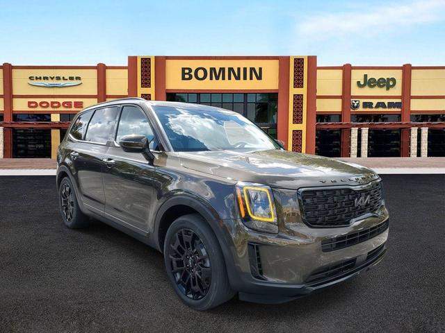 Photo of 2022 Dark Moss Kia Telluride