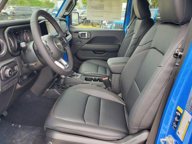 Photo of 2025 Hydro Blue Pearl Jeep Wrangler