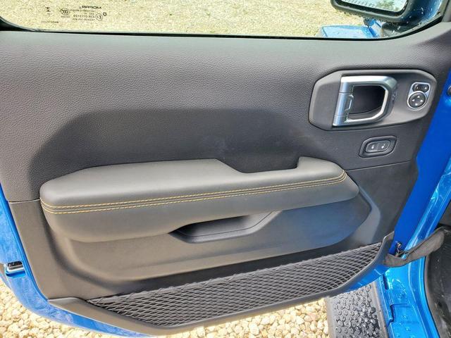 Photo of 2025 Hydro Blue Pearl Jeep Wrangler