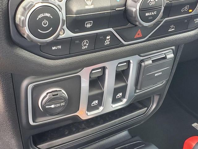 Photo of 2025 Black Clearcoat Jeep Wrangler