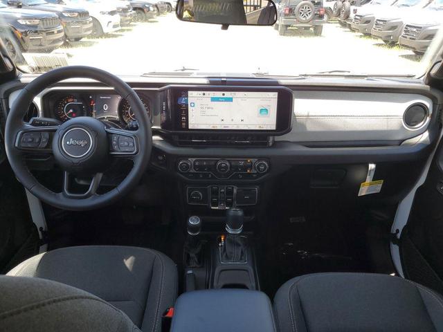 Photo of 2025 Bright White Clearcoat Jeep Wrangler