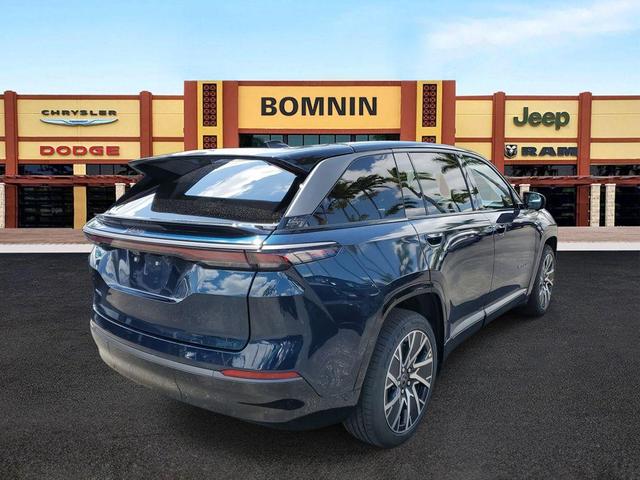 Photo of 2025 Fathom Blue Pearlcoat Jeep Wagoneer S