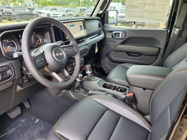 Photo of 2025 Black Clearcoat Jeep Gladiator