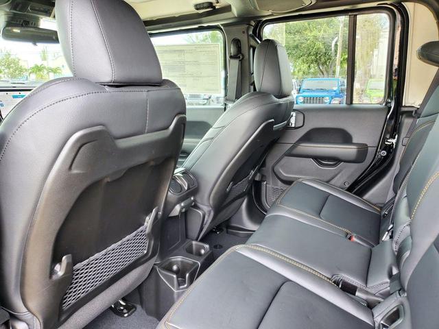 Photo of 2025 Black Clearcoat Jeep Gladiator