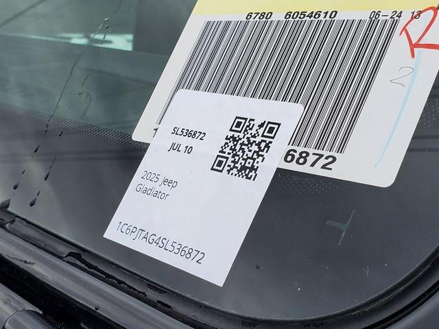 Photo of 2025 Black Clearcoat Jeep Gladiator