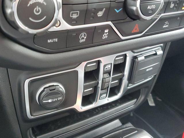 Photo of 2025 Black Clearcoat Jeep Gladiator