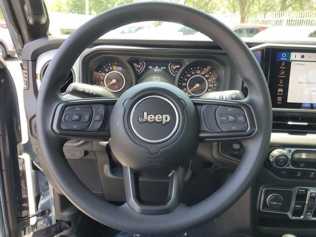 Photo of 2025 Anvil Clearcoat Jeep Gladiator