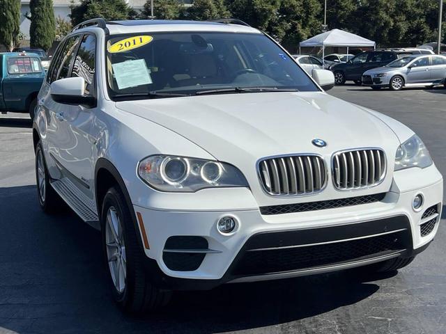 Photo of 2011 Alpine White BMW X5