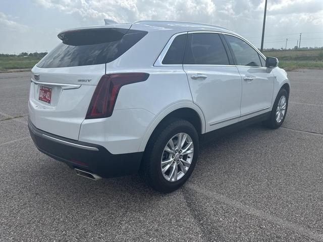 Photo of 2021 Crystal White Tri-Coat Cadillac XT5