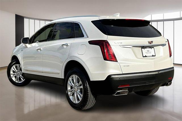 Photo of 2021 Crystal White Tri-Coat Cadillac XT5