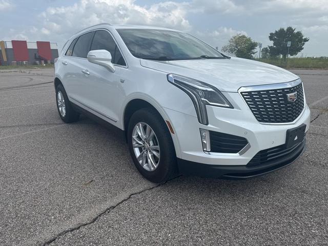 Photo of 2021 Crystal White Tri-Coat Cadillac XT5