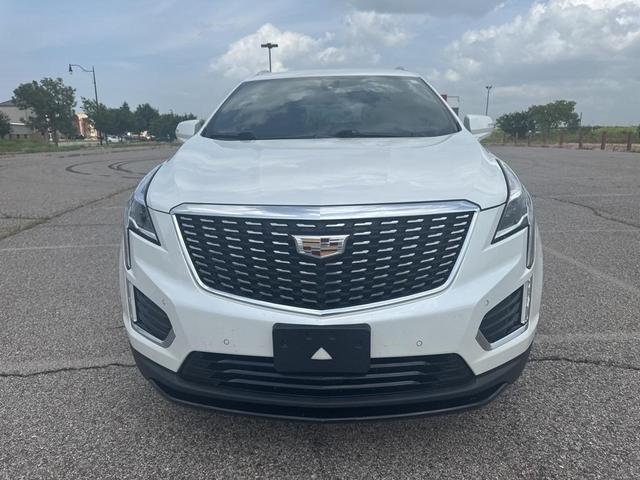 Photo of 2021 Crystal White Tri-Coat Cadillac XT5