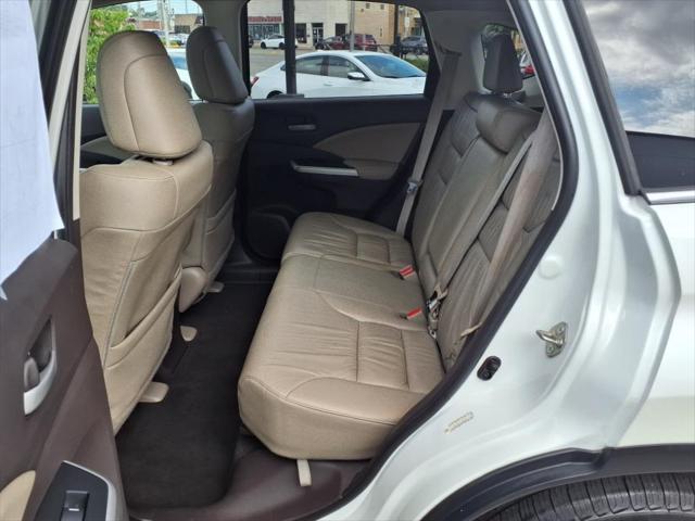 Photo of 2014 White Diamond Pearl Honda CR-V
