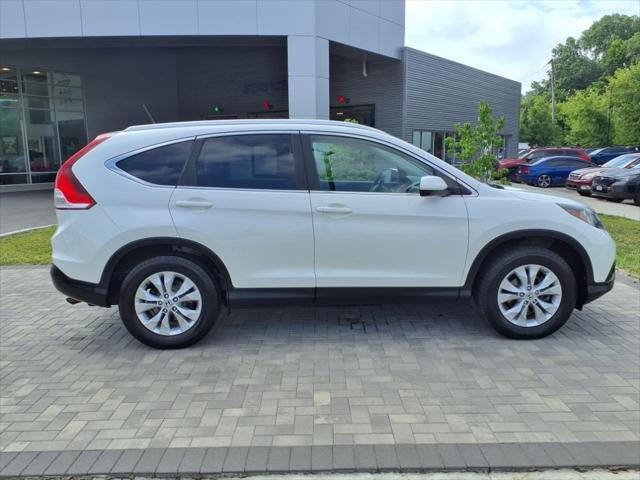 Photo of 2014 White Diamond Pearl Honda CR-V