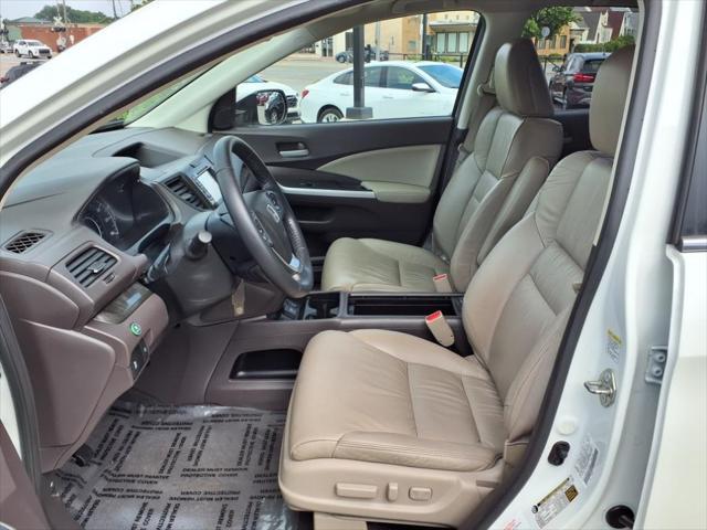Photo of 2014 White Diamond Pearl Honda CR-V