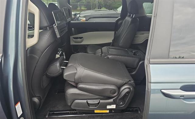 Photo of 2022 Astra Blue Kia Carnival