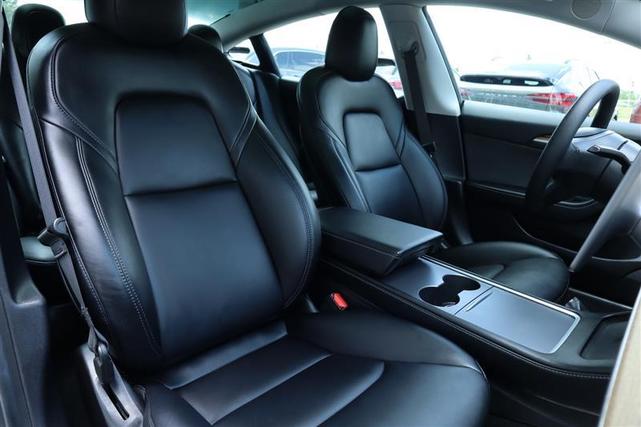 Photo of 2021 Black Tesla Model 3