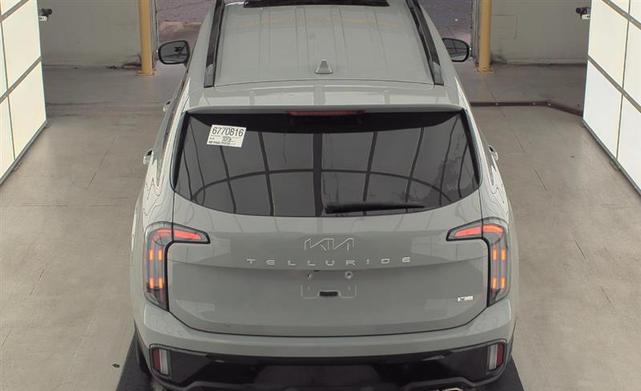 Photo of 2024 Wolf Gray Kia Telluride